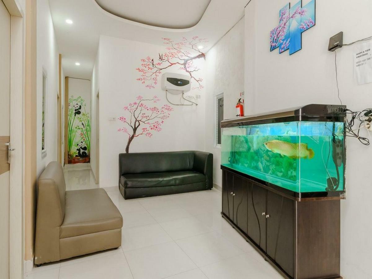 Hotel RedDoorz near Palembang Trade Center Zewnętrze zdjęcie