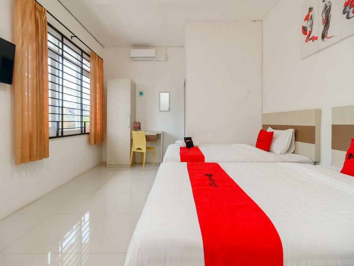 Hotel RedDoorz near Palembang Trade Center Zewnętrze zdjęcie